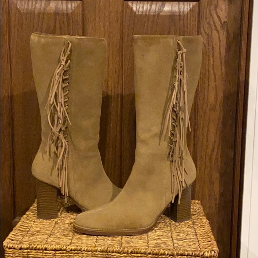 Expressions Boots Size 10